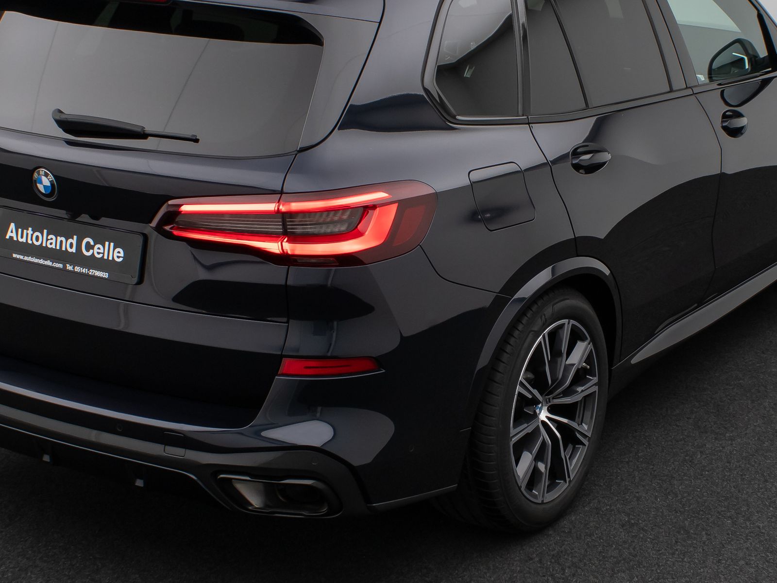 Fahrzeugabbildung BMW X5 xD40d M Sport Panorama Kamera HUD DAB Massage