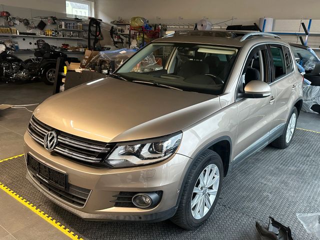 Volkswagen Tiguan Sport & Style 4Motion PANO SHZ TEMPOMAT