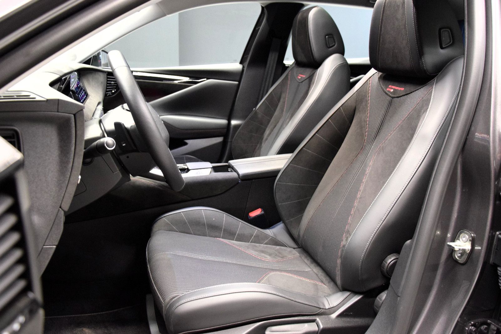 Fahrzeugabbildung DS Automobiles DS4 Performance Line Pano Sitzheizung