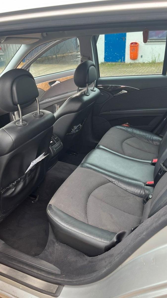Mercedes-Benz E220 2005 — photo 6