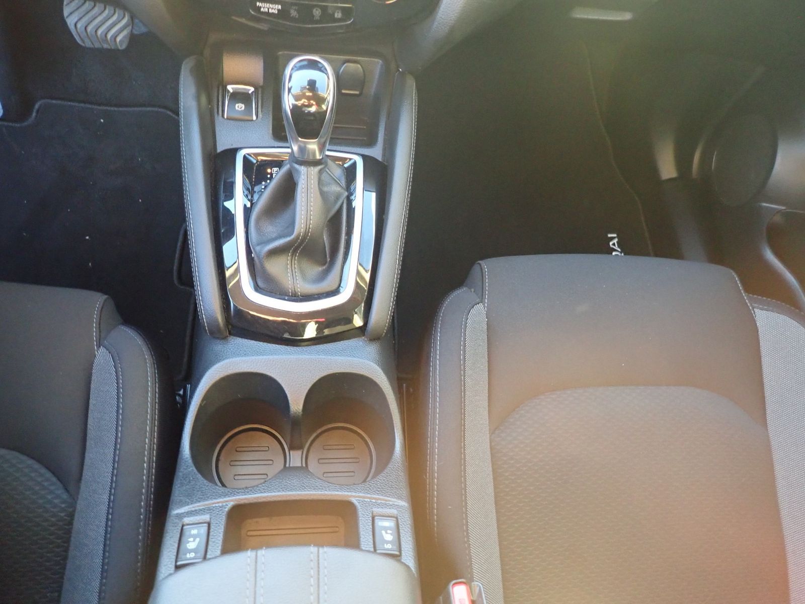 Fahrzeugabbildung Nissan Qashqai 1.3 DIG-T 160PS N-Connecta DCT