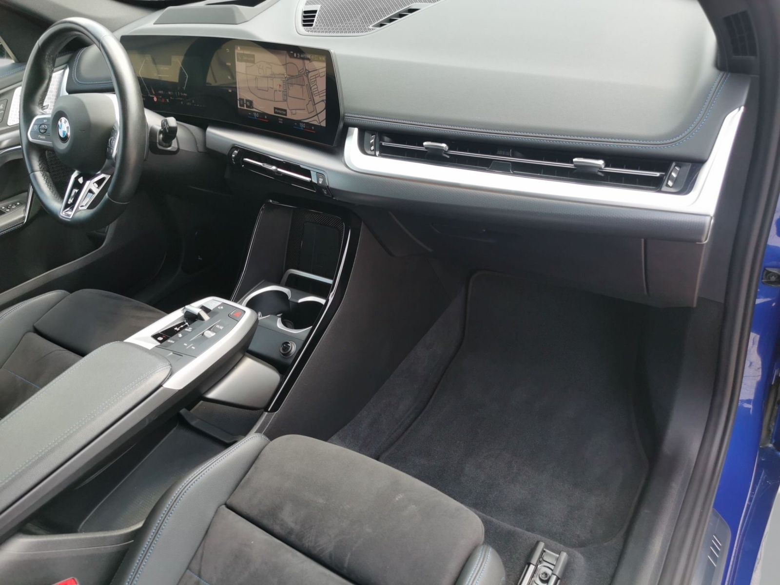 BMW X1 xDrive23i M SPORT LED AHK Pano DrivingAss 360 foto 5