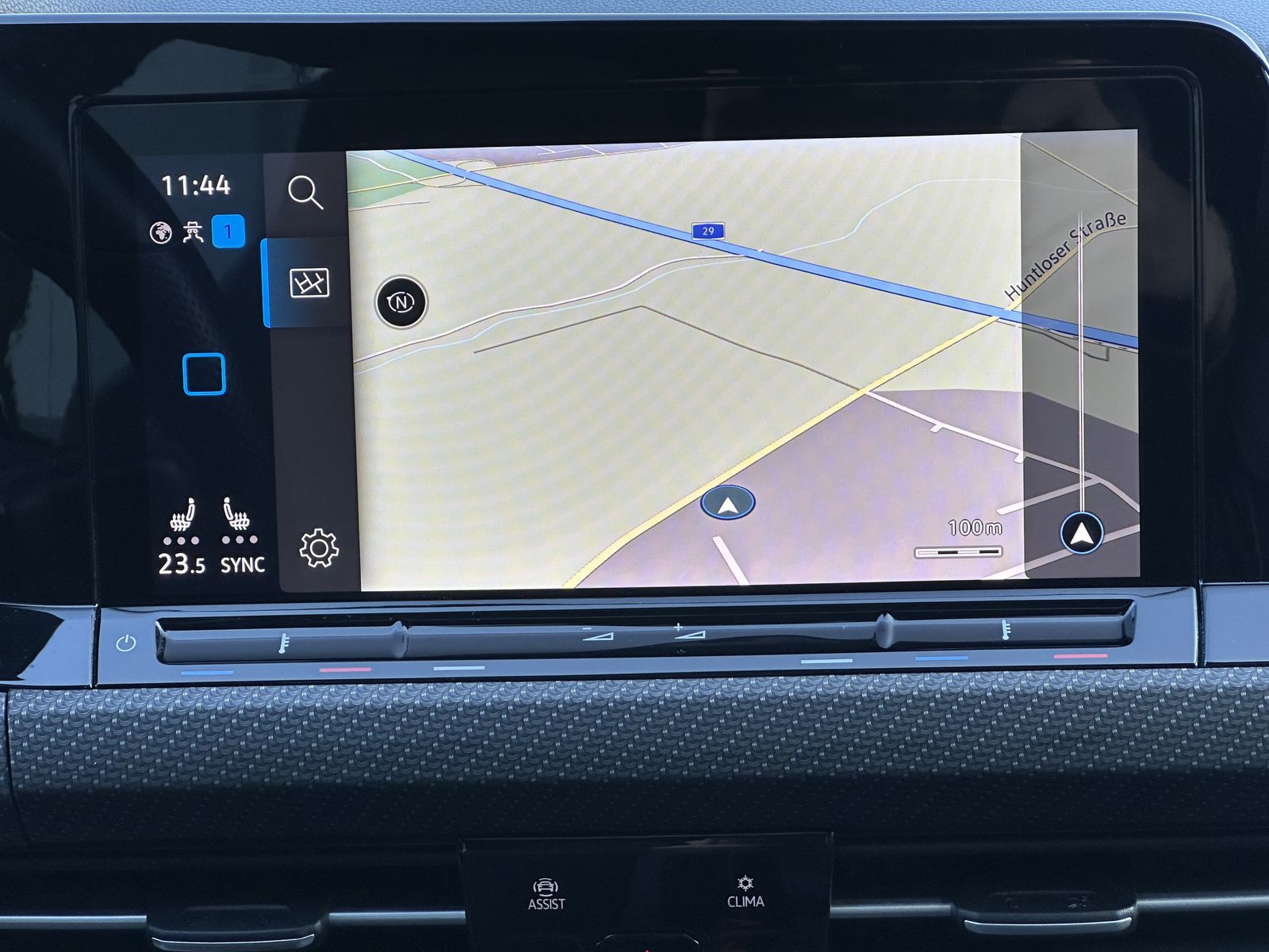 Fahrzeugabbildung Volkswagen Golf Variant R-Line NAV+IQ-LIGHT+AHK+PANO+KAM+VC