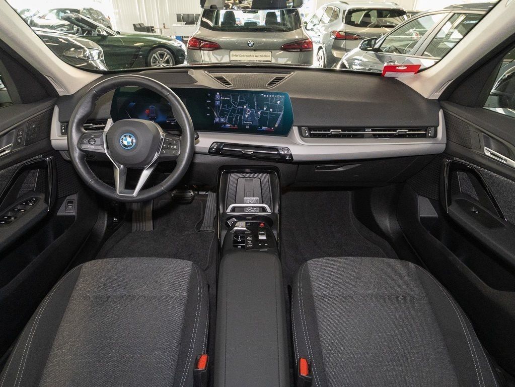 BMW iX1 - Bild 12