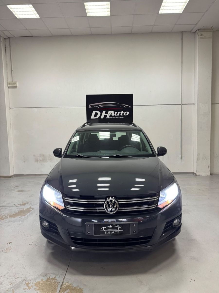 Volkswagen Tiguan - 1