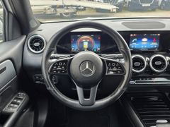 Fahrzeugabbildung GLB 220 d 4Matic Style Navi digitales Cockpit 36