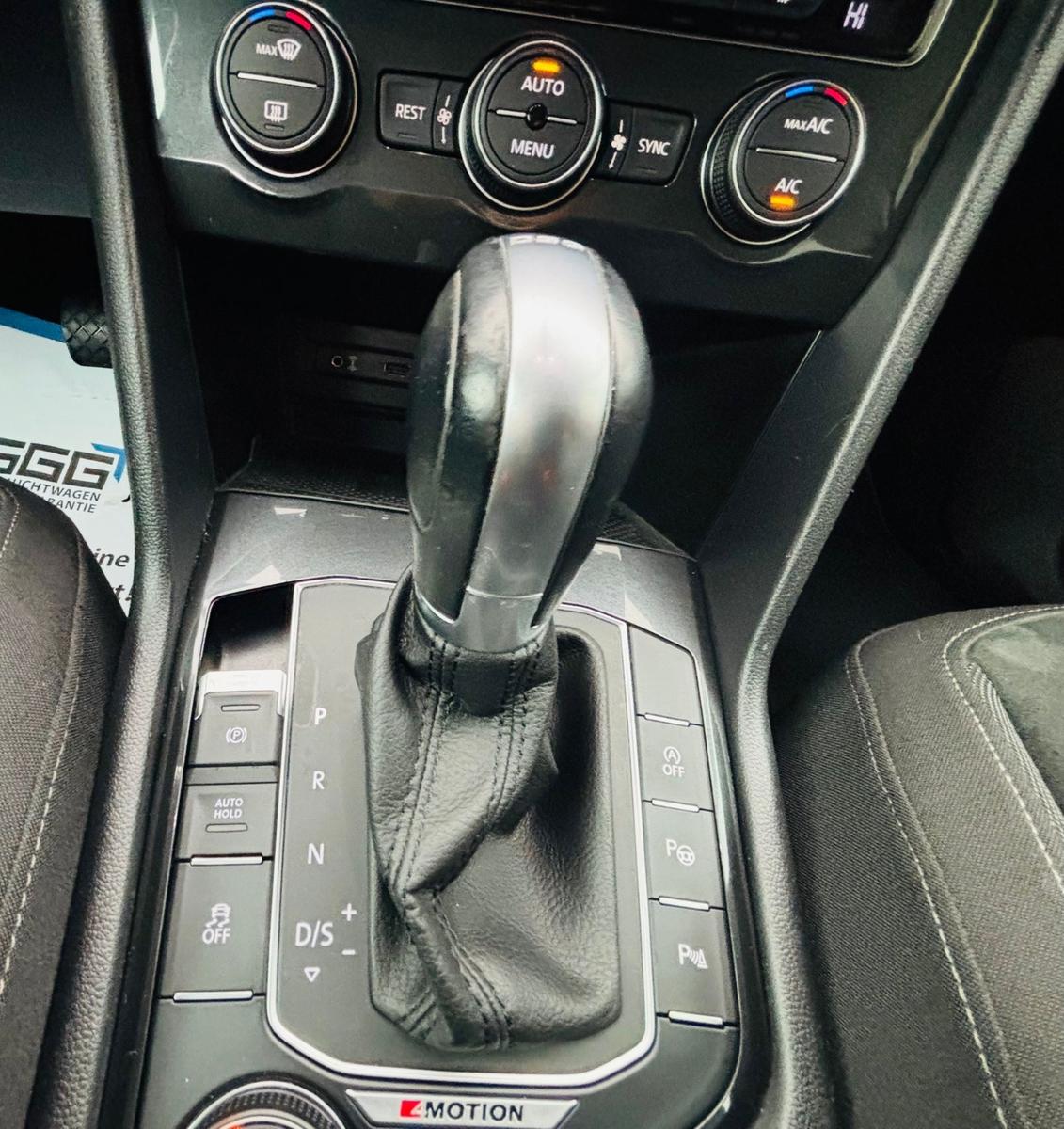 Volkswagen Tiguan Highline 2.0 TSI 179 ch DSG 4Motion / ACC / Caméra de recul / LED / Attelage pivotant