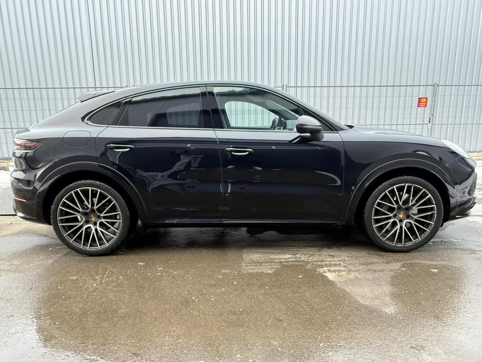 Porsche Cayenne S Coupe+Alu 22+Sport Design+PDCC+InnoDr+
