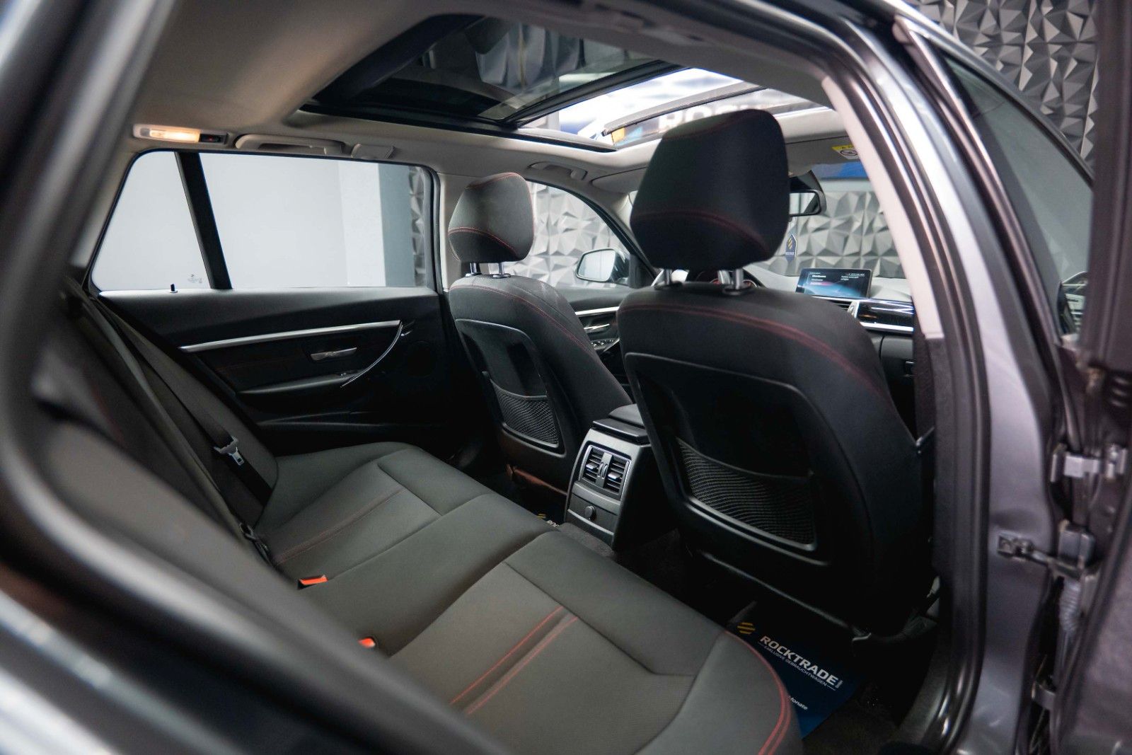 Fahrzeugabbildung BMW 335d xDrive Sport Line | LED | Pano | HUD | TÜV