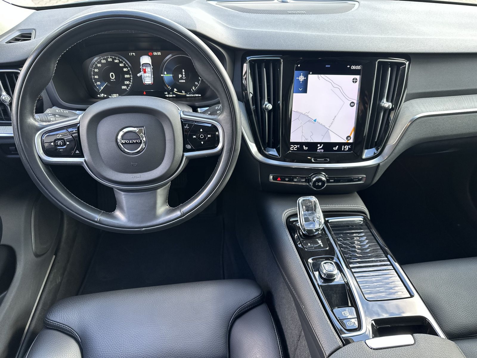 Fahrzeugabbildung Volvo V60 T6 AWD Recharge Inscription NAV+LED+ACC+AHK
