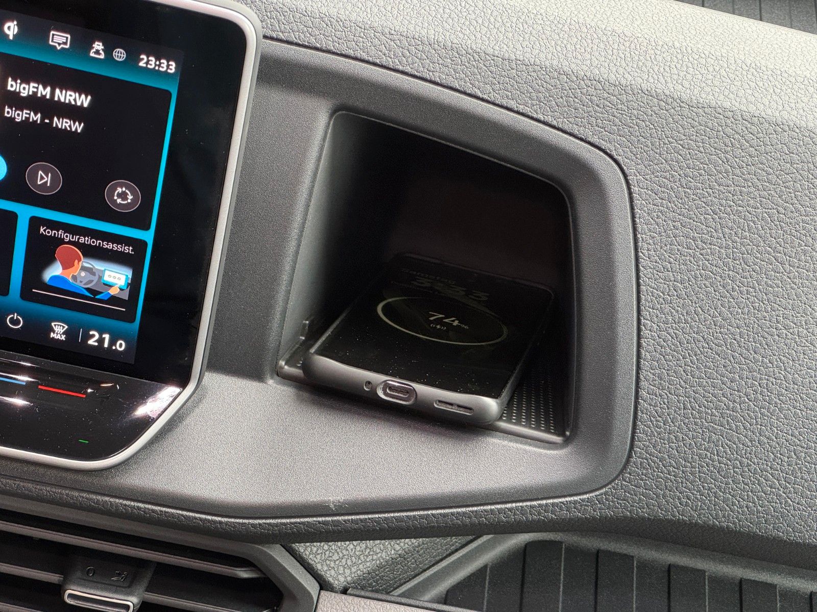 Fahrzeugabbildung HYMER / ERIBA / HYMERCAR CAR 600 - 18" A/T, Markise, AHK, VW Facelift! -