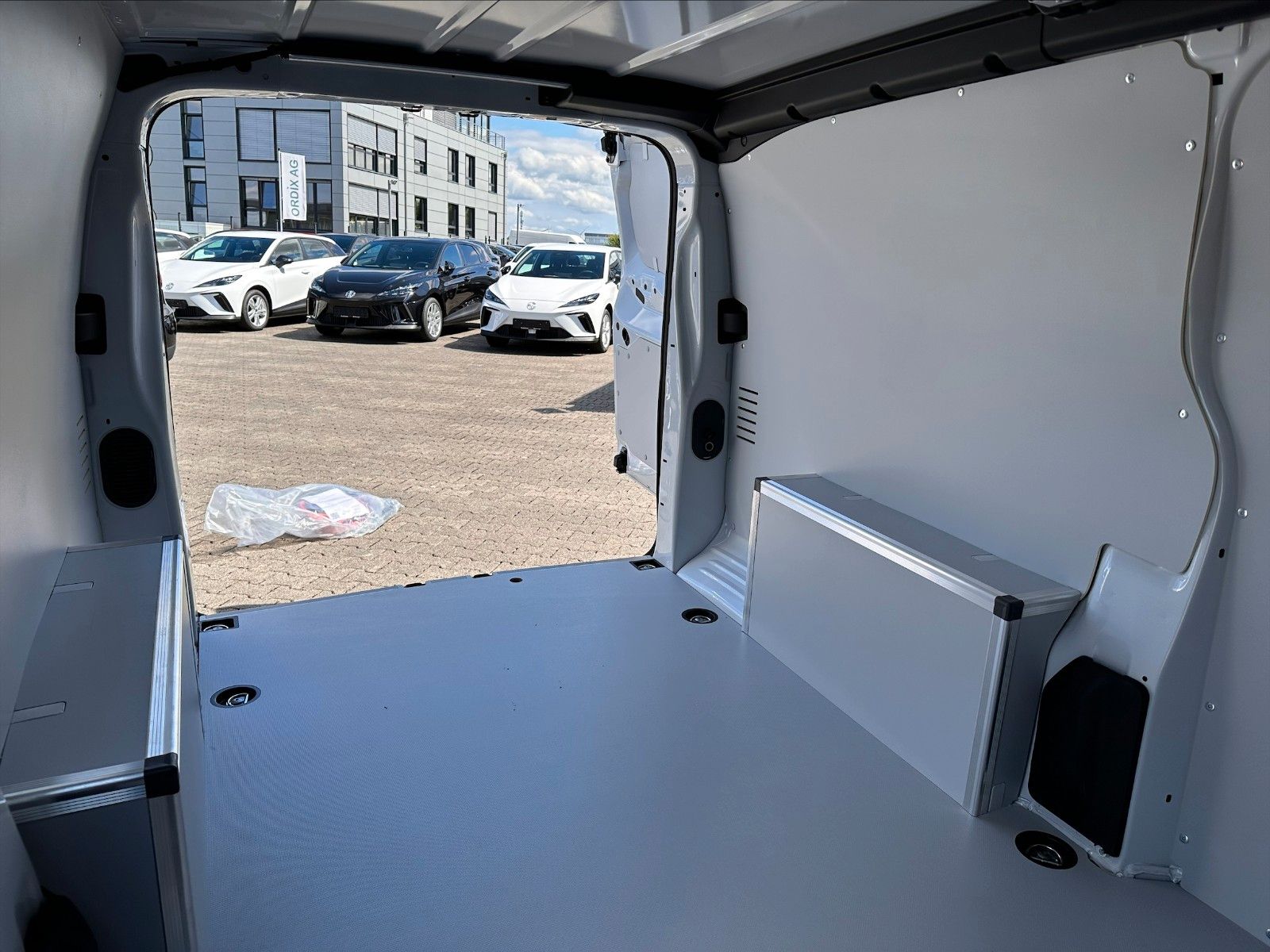 Fahrzeugabbildung Citroën e-Jumpy Kasten Club XL L3H1 75KWh