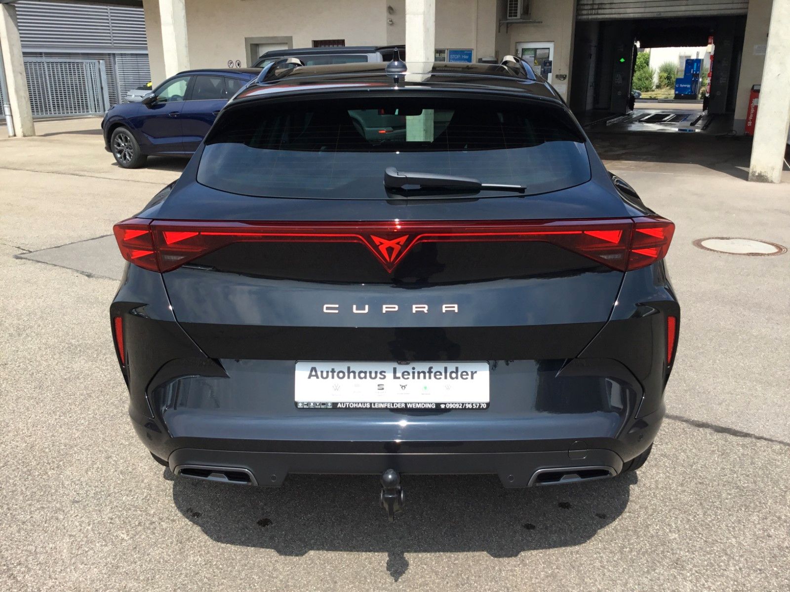 Fahrzeugabbildung CUPRA Formentor 2.0 TSI DSG 4WD+Pano+Matrix+AHK+19"