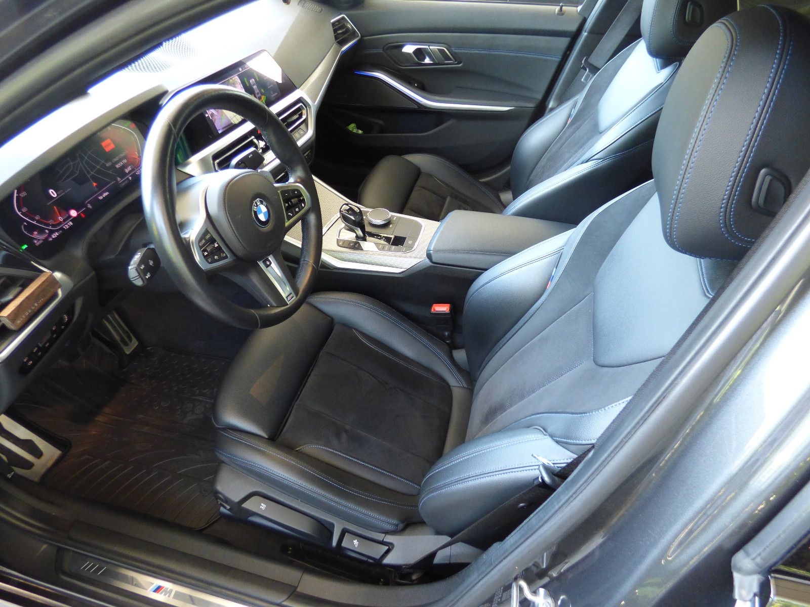 BMW 320 d xDrive M Sport*Standhzg*AHK*LED*HarmanKard imagem 2