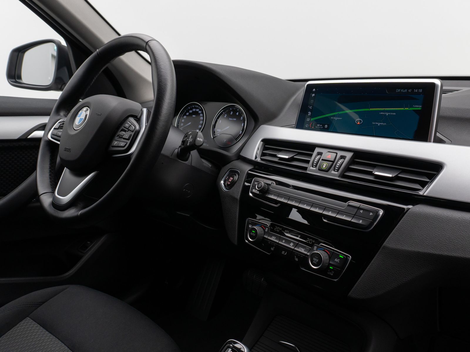 Fahrzeugabbildung BMW X1 sD18i DAB Navi Parkassist Geschwindigkeitsreg