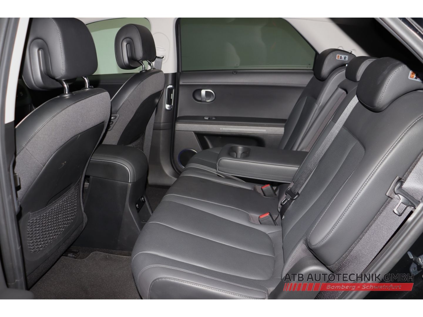 Fahrzeugabbildung Hyundai IONIQ 5 77,4 kWh 4WD SOH 98,6% UNIQ +Relax +20-Z