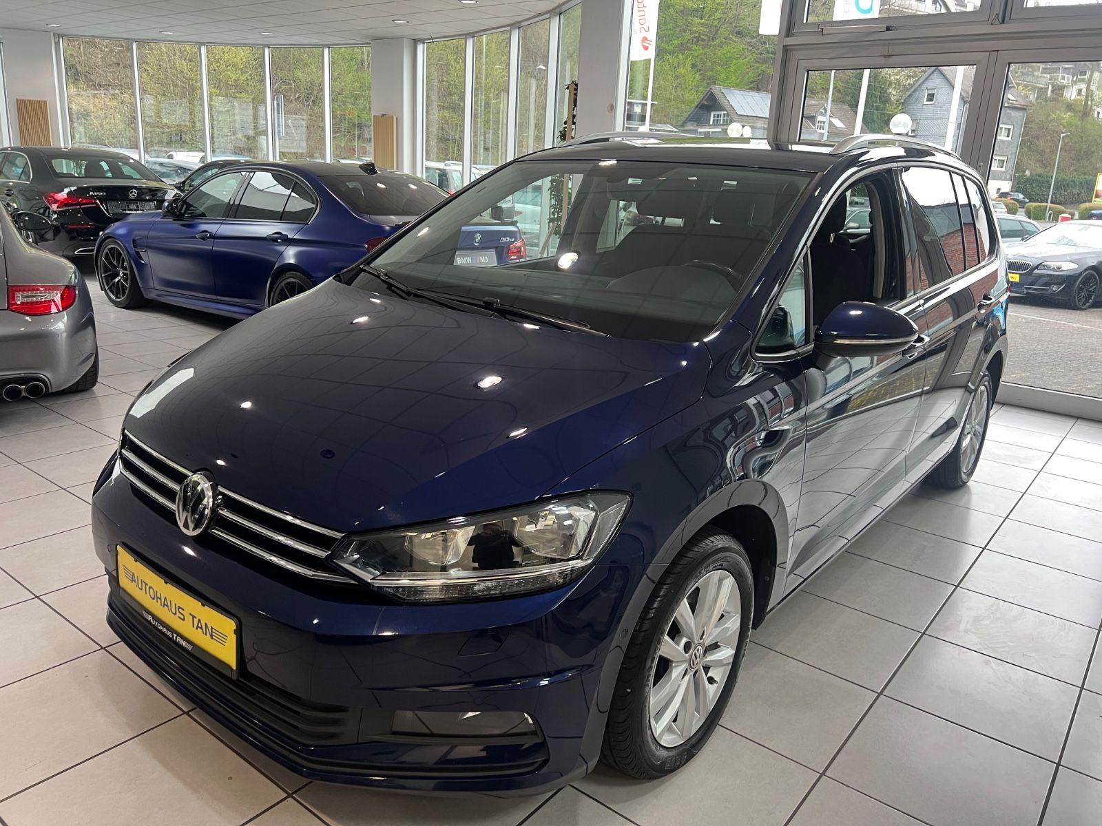 Fahrzeugabbildung Volkswagen Touran Comfortline 2.0TDI DSG ACC*NAVI*ALCANTARA