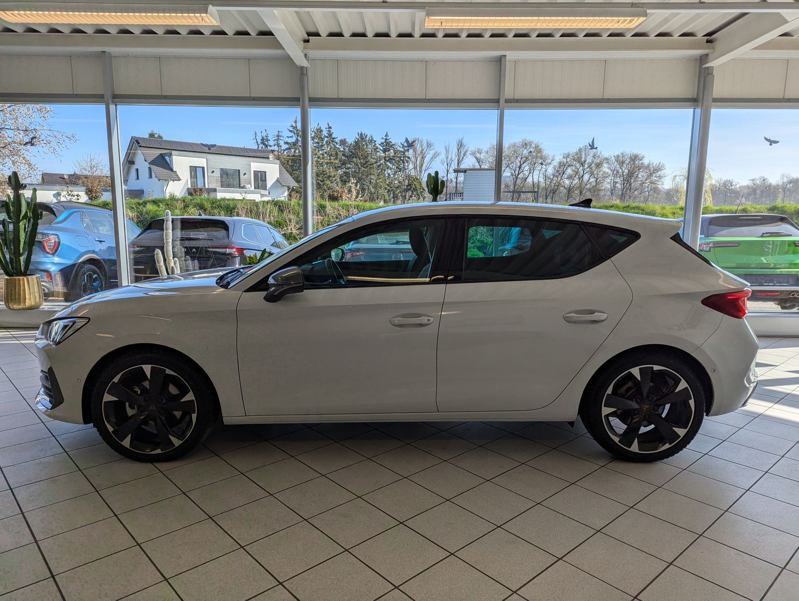 Fahrzeugabbildung CUPRA Leon 1.5 TSI DSG ACC Full-Link Matrix Navi Cam