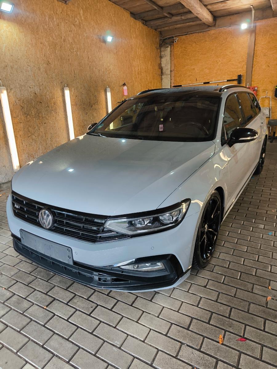 Volkswagen Passat Variant Elegance - 4Motion R-Line Edition