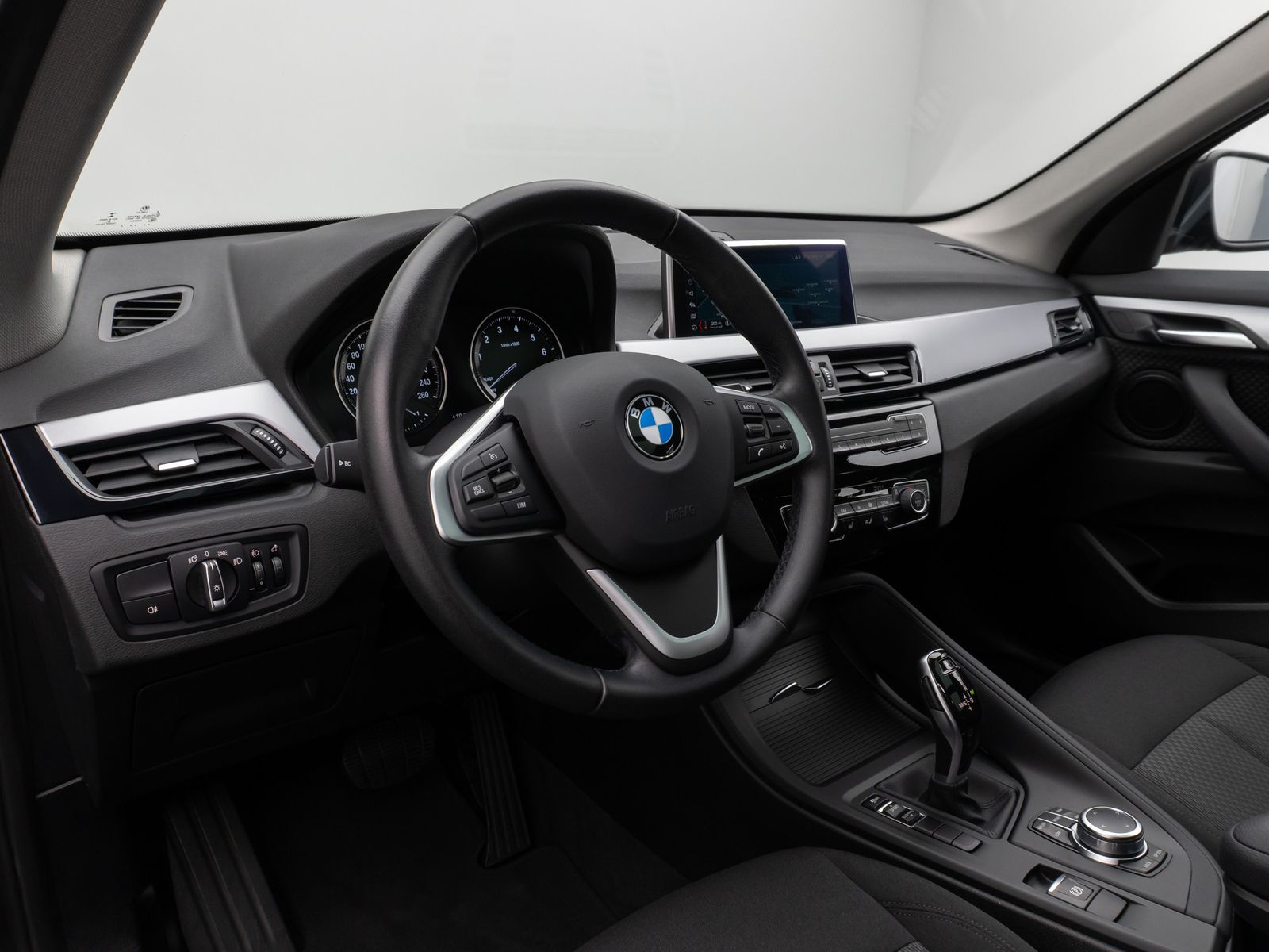 Fahrzeugabbildung BMW X1 sD18i Panorama DAB Navi Geschwindigkeitsreg