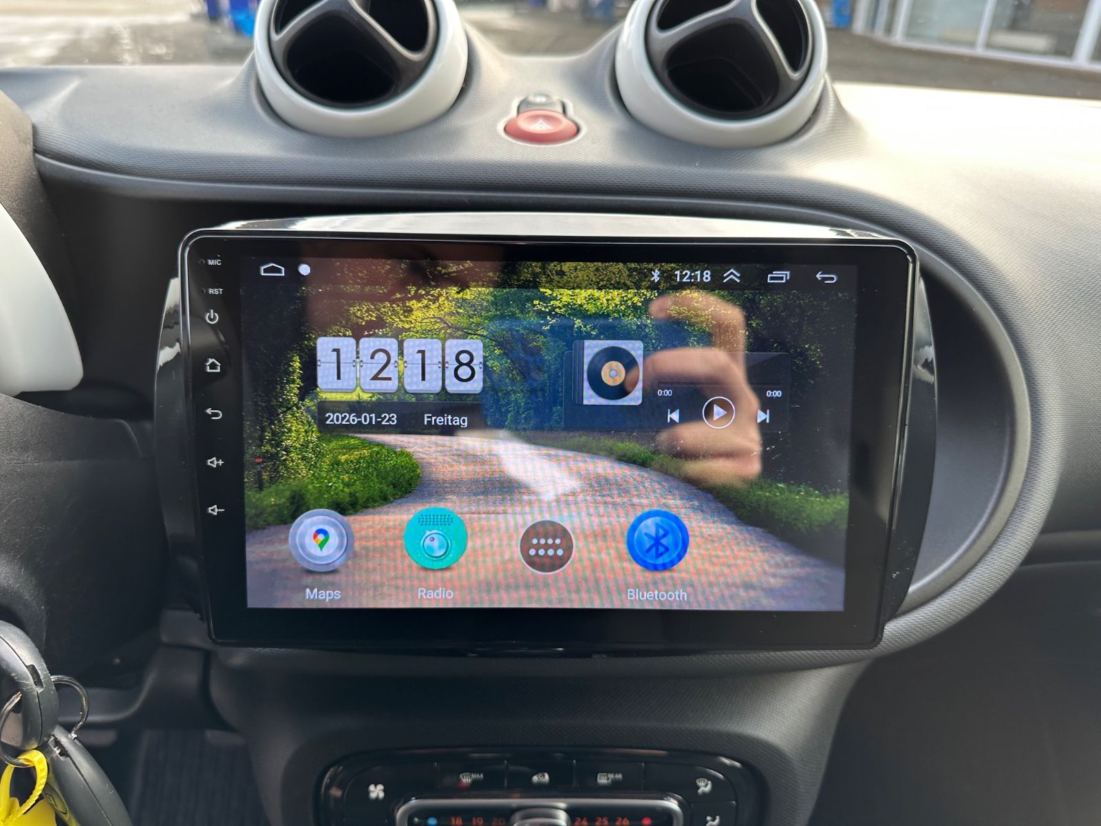Fahrzeugabbildung Smart ForTwo coupe Pano/SHZG/GJR/Audio/hazelbrown