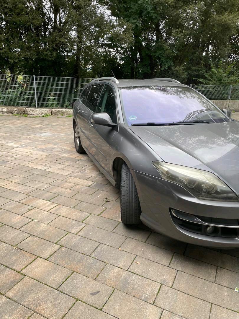 Renault Laguna 2011 — двигун