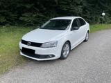 Volkswagen Jetta 1.6 TDI MATCH - Volkswagen Jetta: 1.6