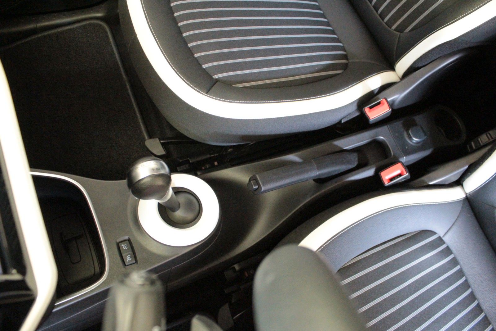 Fahrzeugabbildung Renault Twingo E-Tech 100% elektrisch*einer der letzten*