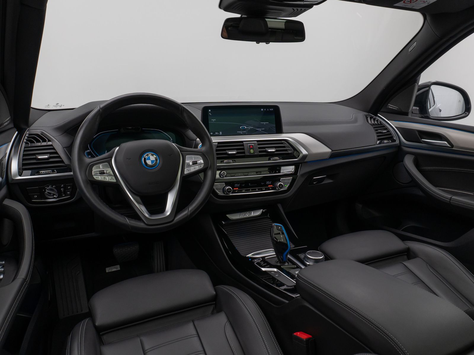 Fahrzeugabbildung BMW iX3 Impressive Panorama 360°HUD DAB H/K Komfort