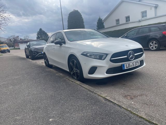 MERCEDES-BENZ A 200 -