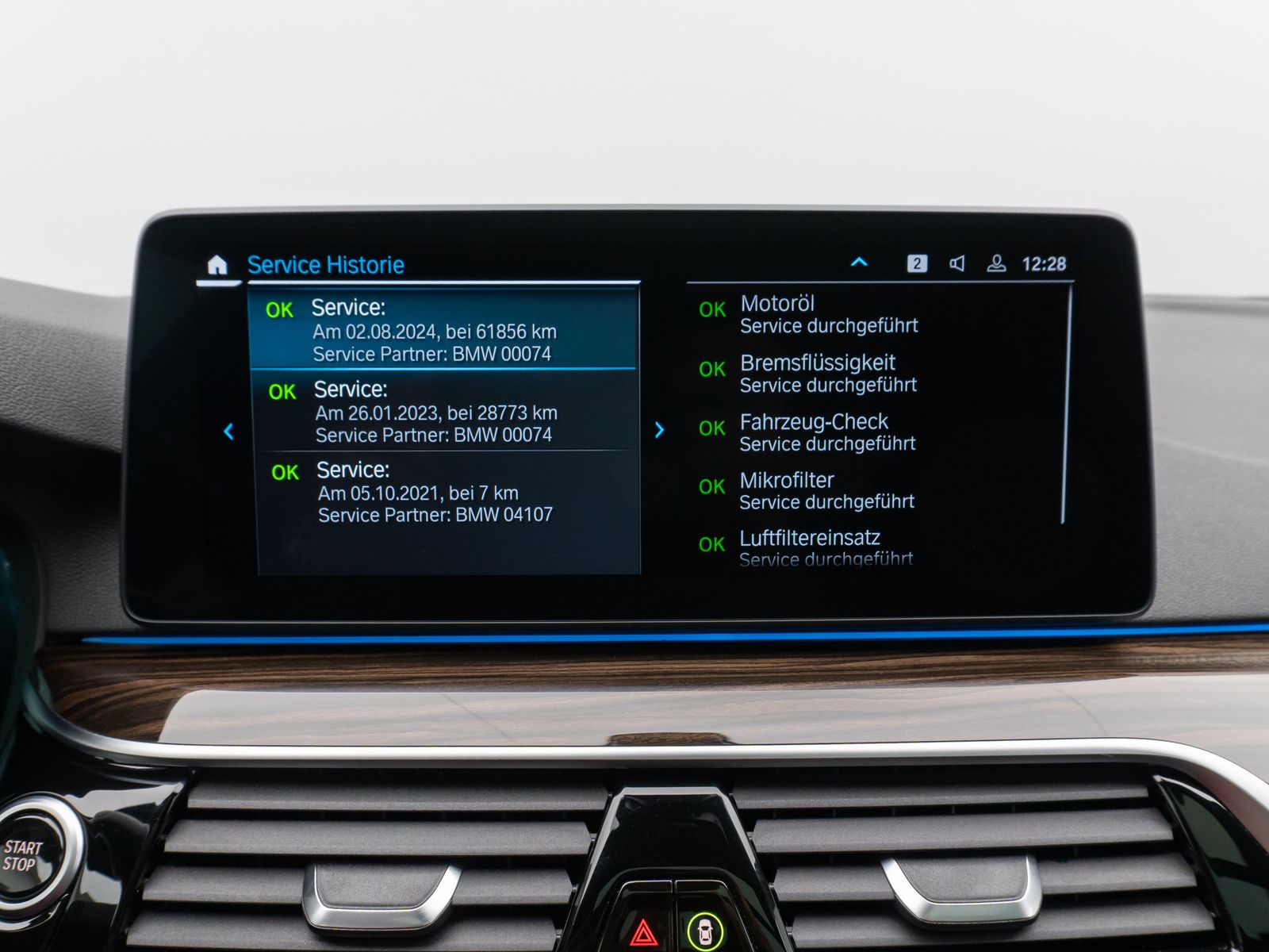 Fahrzeugabbildung BMW 530e Panorama Kamera DAB H/K WLAN Alarm Sport