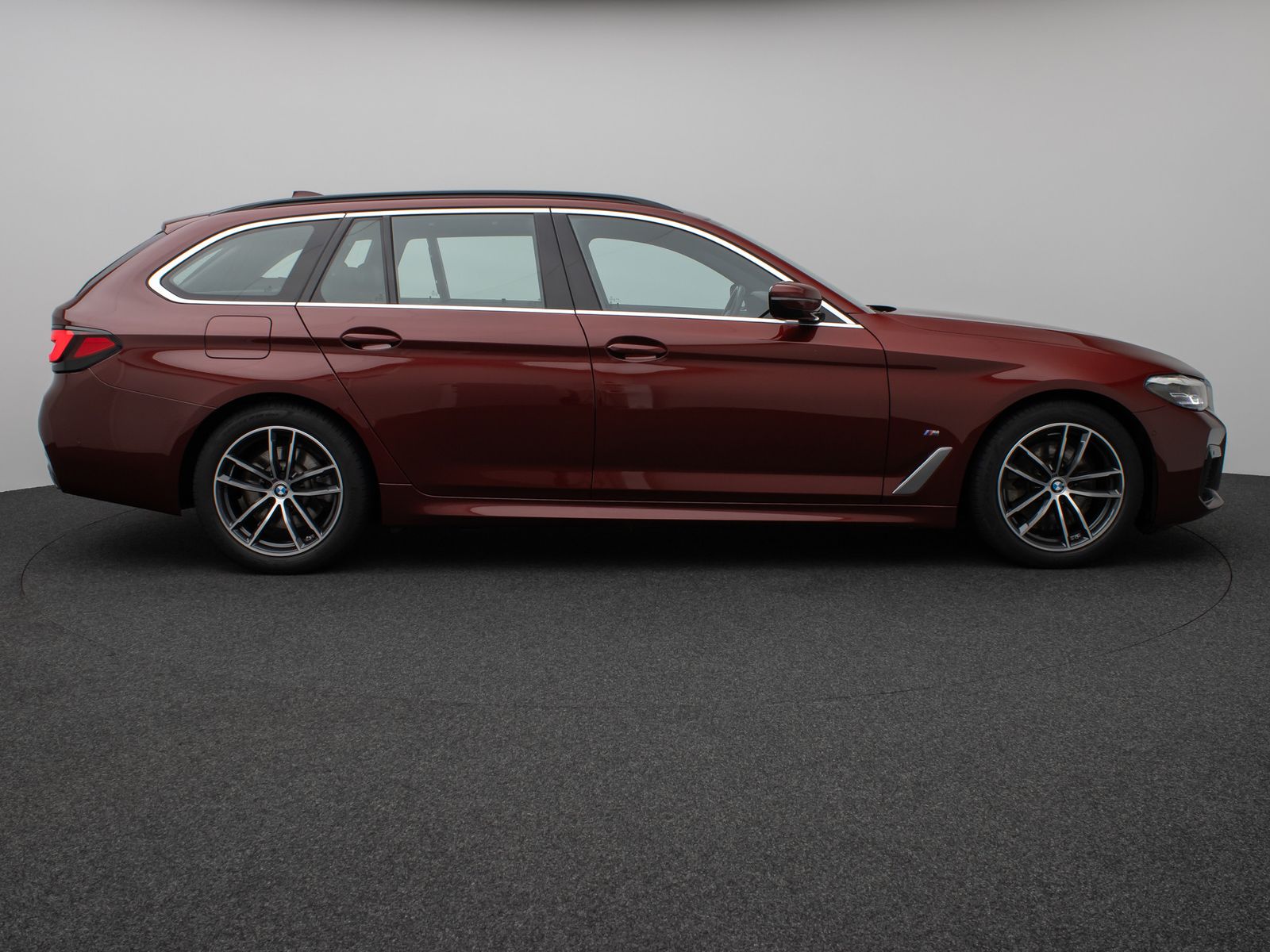 Fahrzeugabbildung BMW 520d xD M Sport Kamera HUD DAB Alarm Individual