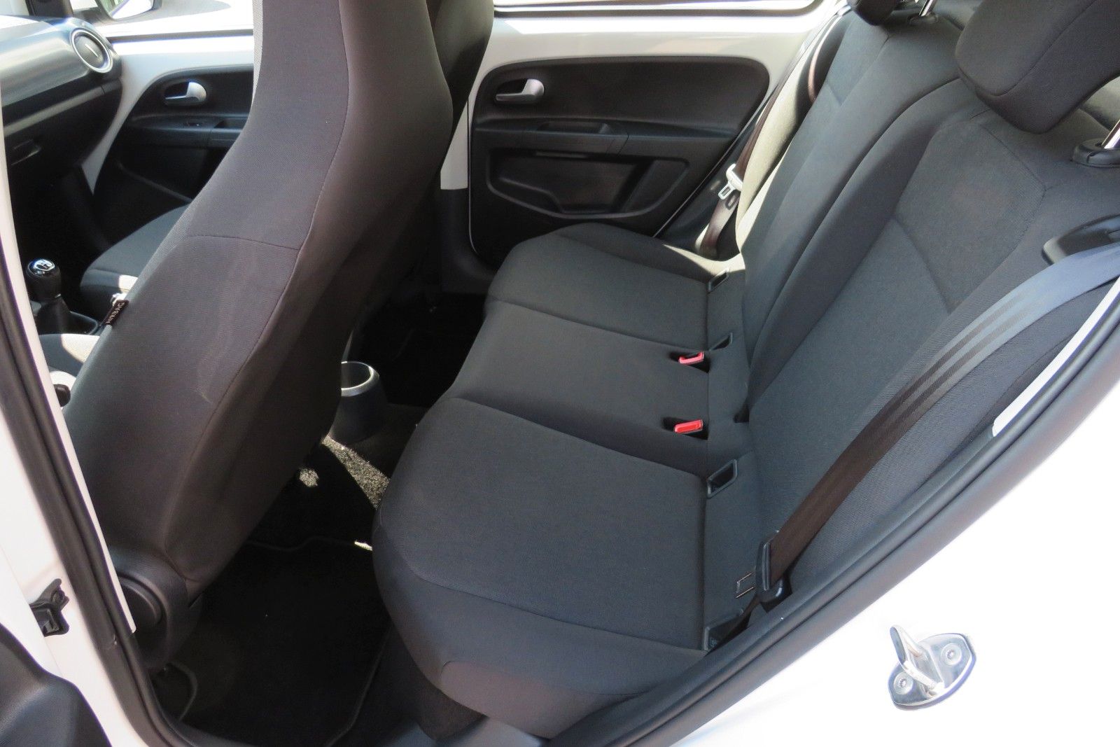 Fahrzeugabbildung Volkswagen up! 4 TÜREN KLIMA TELVOR DAB KAMERA PDC GRA 1.H