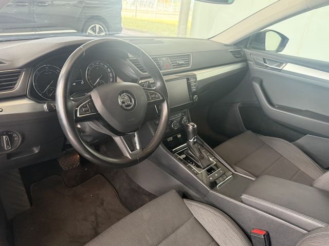 Skoda Superb COMBI 2.0 TDI DSG XENON NAVI ACC AHK