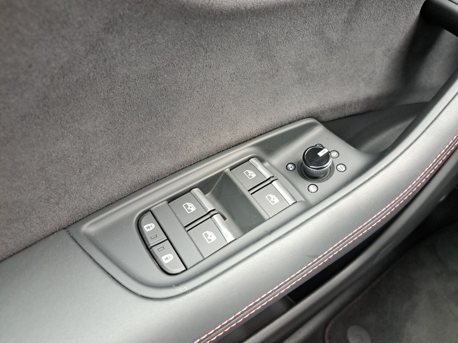 Audi RSQ8 - Bild 25