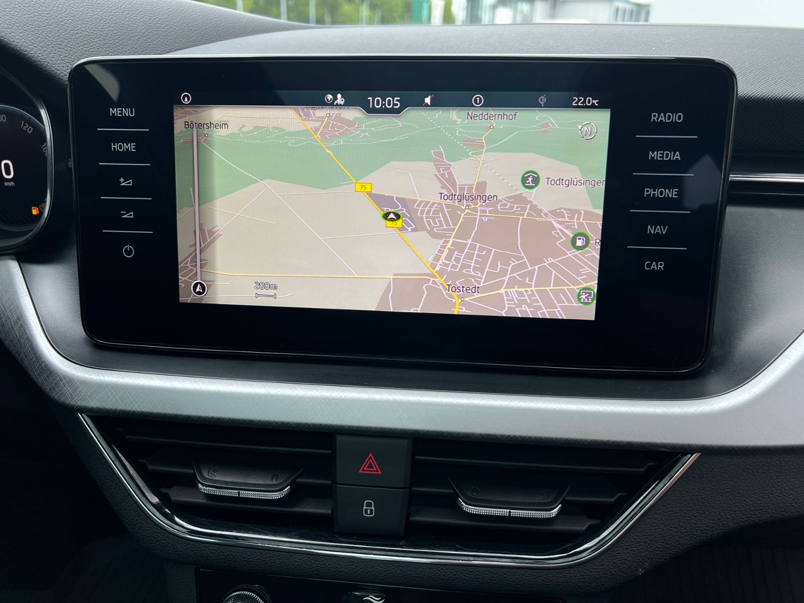 Fahrzeugabbildung SKODA Scala TOUR 1.0 TSI DSG *LED, Pano, Navi, 17"-LM*