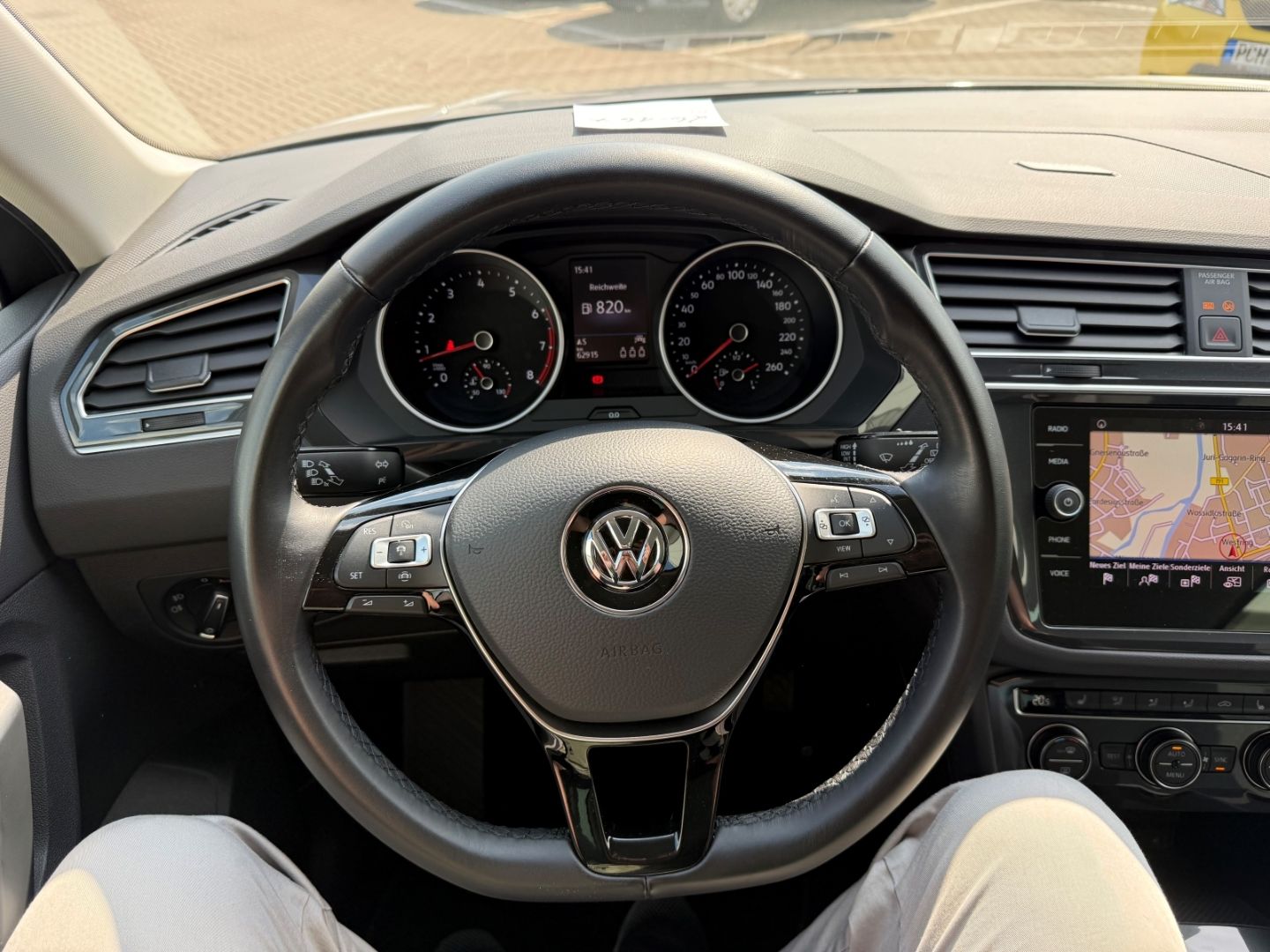 Fahrzeugabbildung Volkswagen Tiguan Comfortline ACC Navi LED PDC RFK WiPa Sic