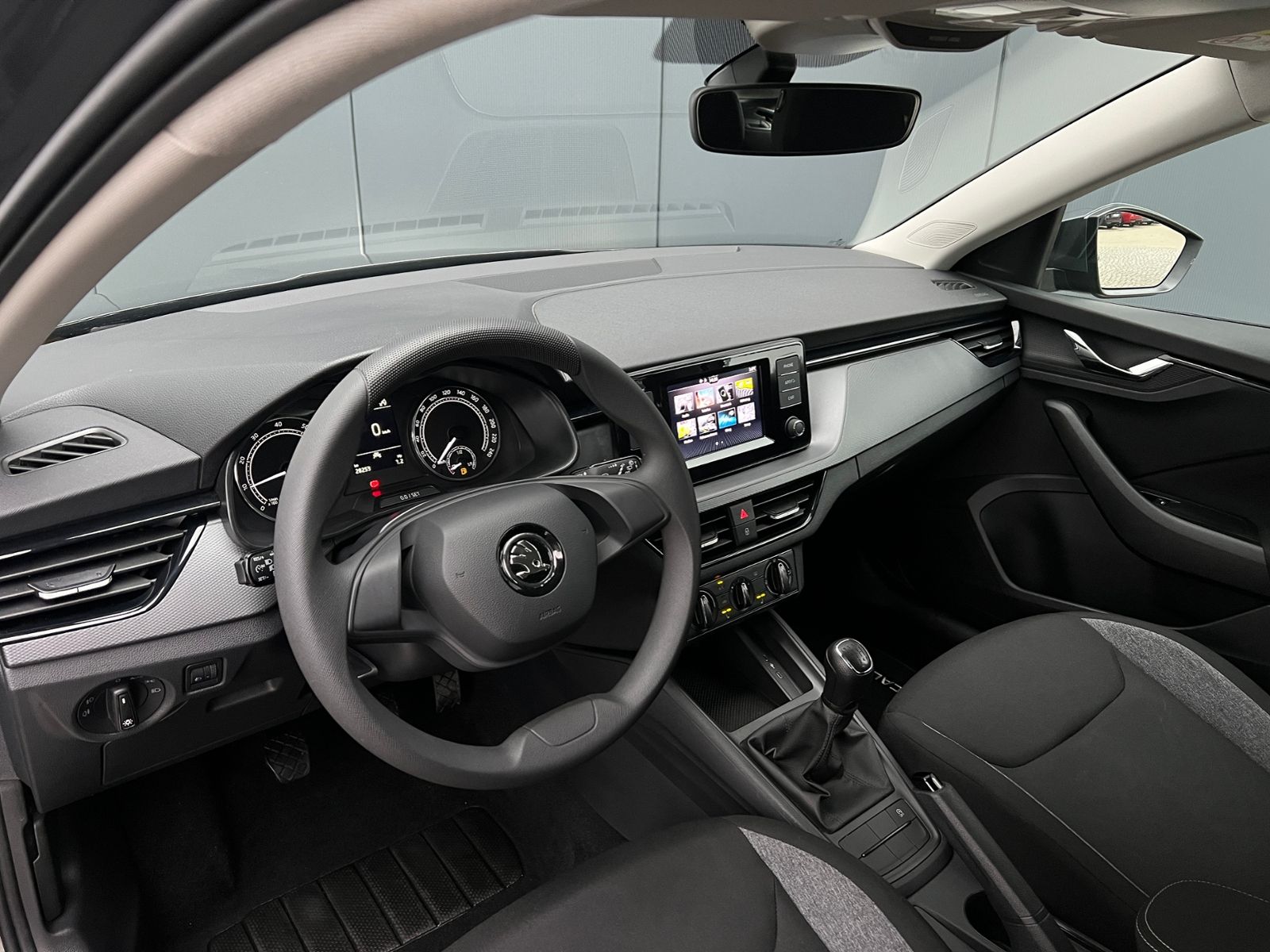 Fahrzeugabbildung SKODA Scala COOl PLUS 1.0 TSI *LED, Klima, Sitzhzg., S