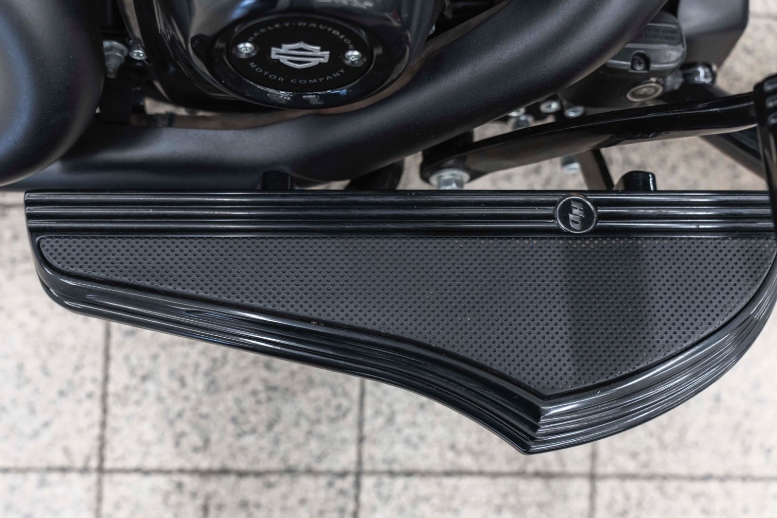 Fahrzeugabbildung Harley-Davidson FLHRXS ROAD KING