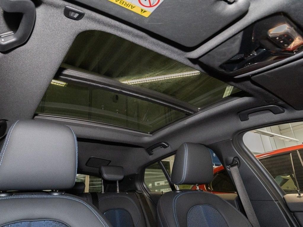 BMW 118 i /5 M Sport PANO RFK NAVI LED Sound Syst., миниатюра 13