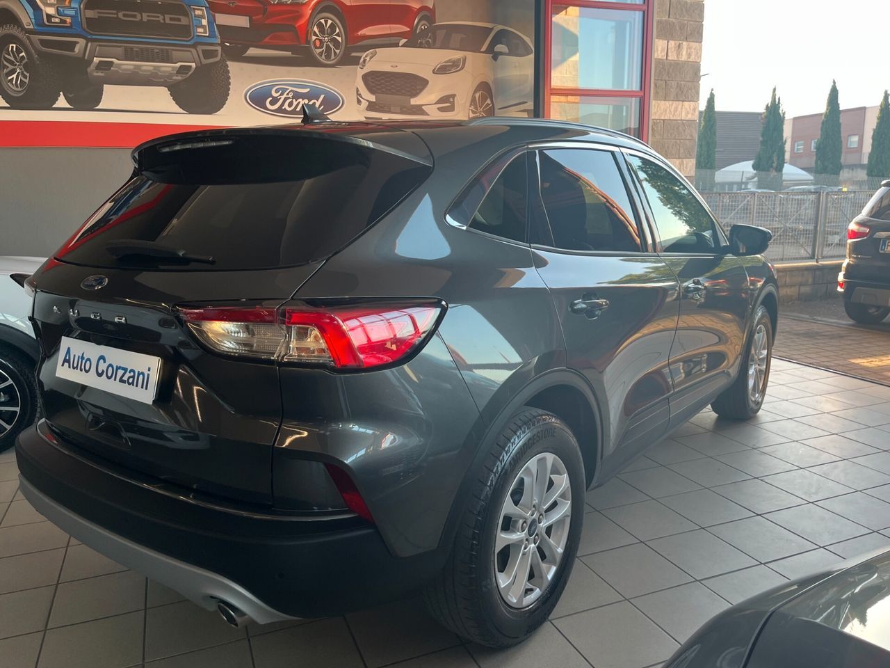 Ford Kuga 1.5 EcoBoost 150 CV 2WD Titanium X imagem 3