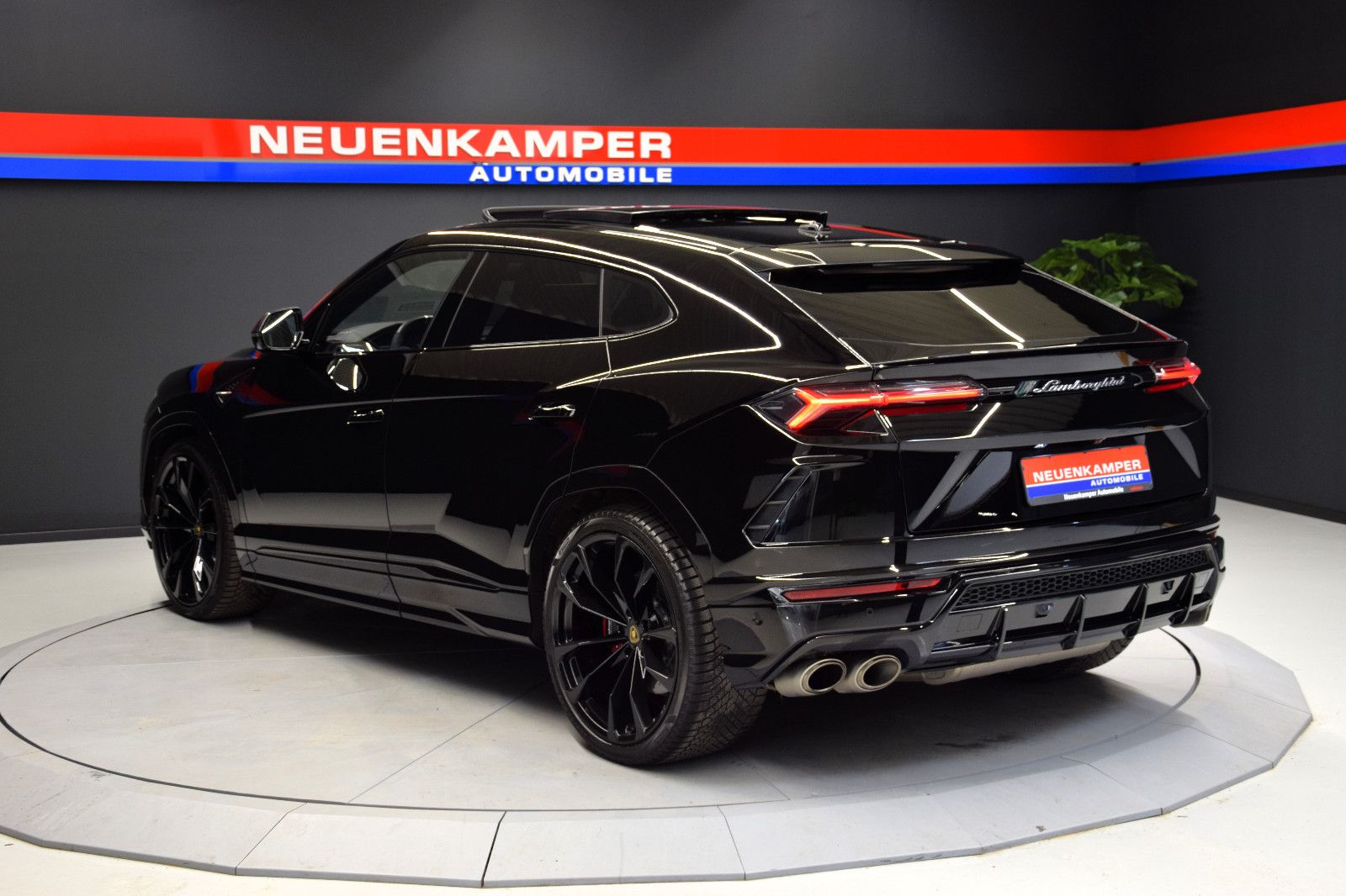 Fahrzeugabbildung Lamborghini Urus Promi Vorbesitz - Dt. Nationalspieler3xTV