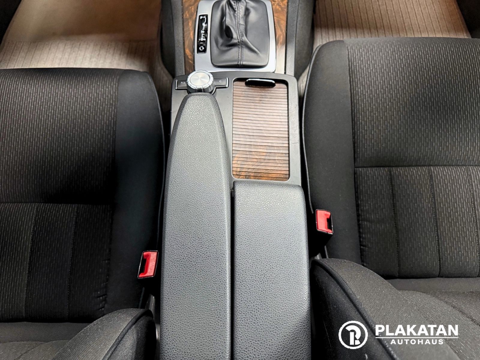 Fahrzeugabbildung Mercedes-Benz C 180CDI T-Model Bi-Xenon Automatik NAVI AHK