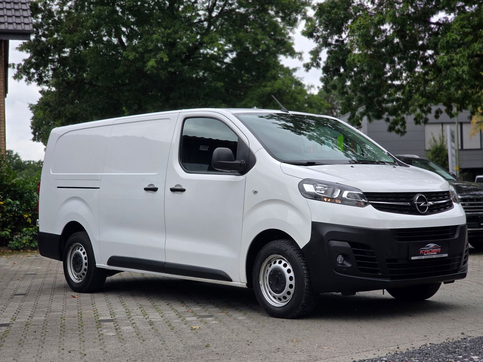 Opel Vivaro - 1