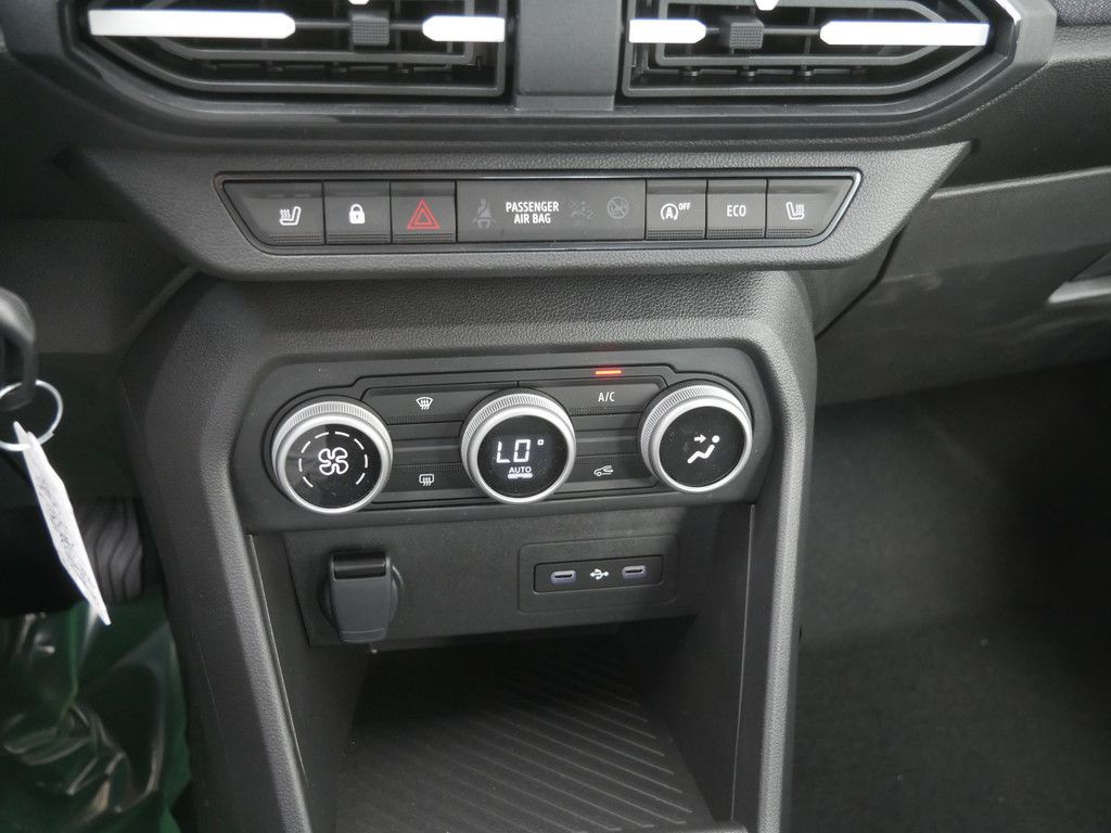 Fahrzeugabbildung Dacia Sandero Expression TCe 100
