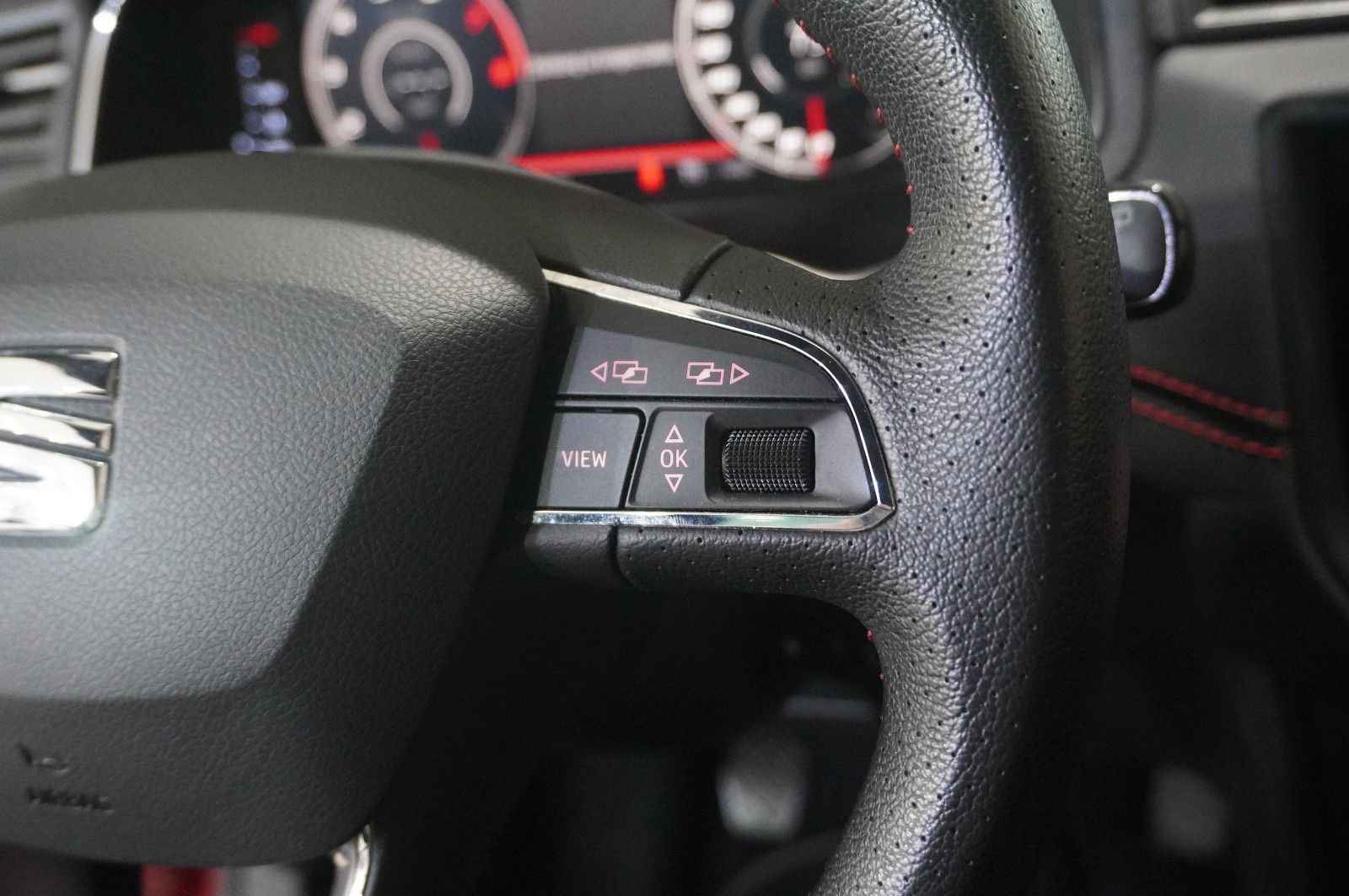 Fahrzeugabbildung SEAT Ibiza 1.0 TSI FR SPORT NAVI/LED/VIRTU./SHZ/TEMP.