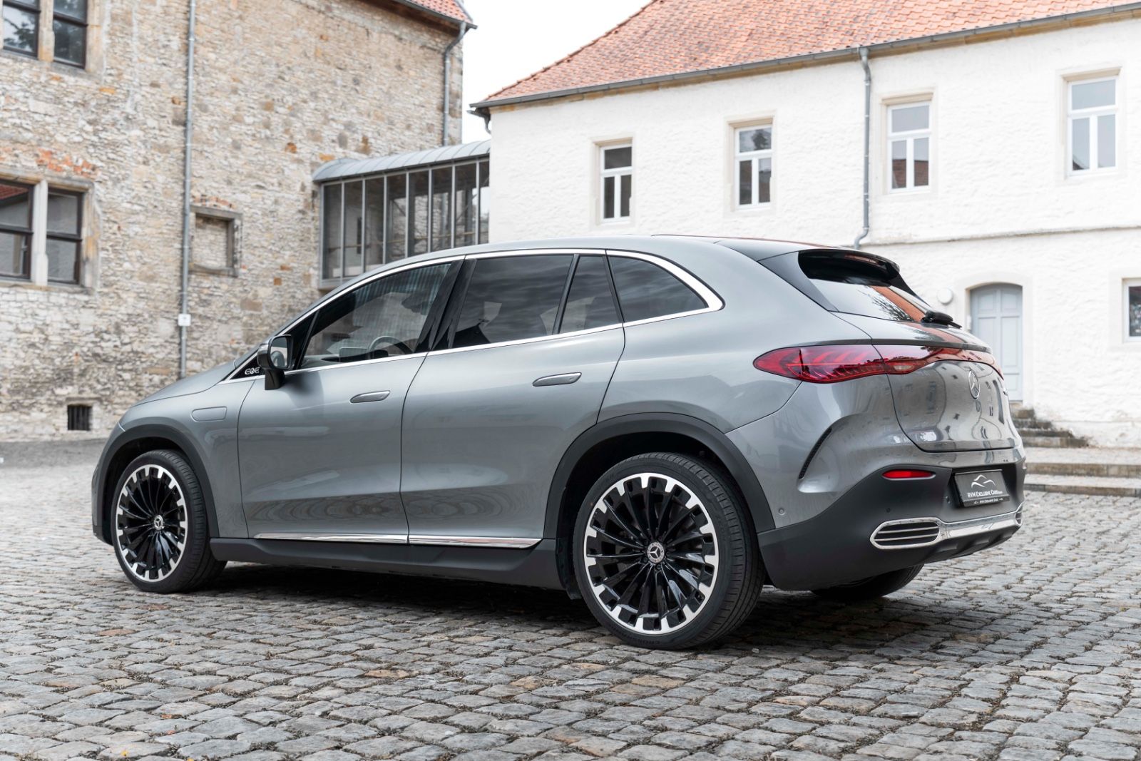 Fahrzeugabbildung Mercedes-Benz EQE 350 4Matic BURMESTER PANO MASSAGE 360° ACC