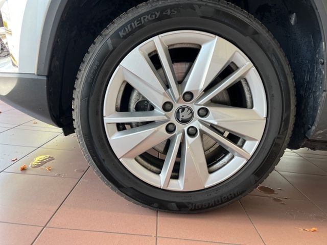 Fahrzeugabbildung SKODA Karoq 1.5 TSI DSG SELECTION NAVI LED KAMERA GJR
