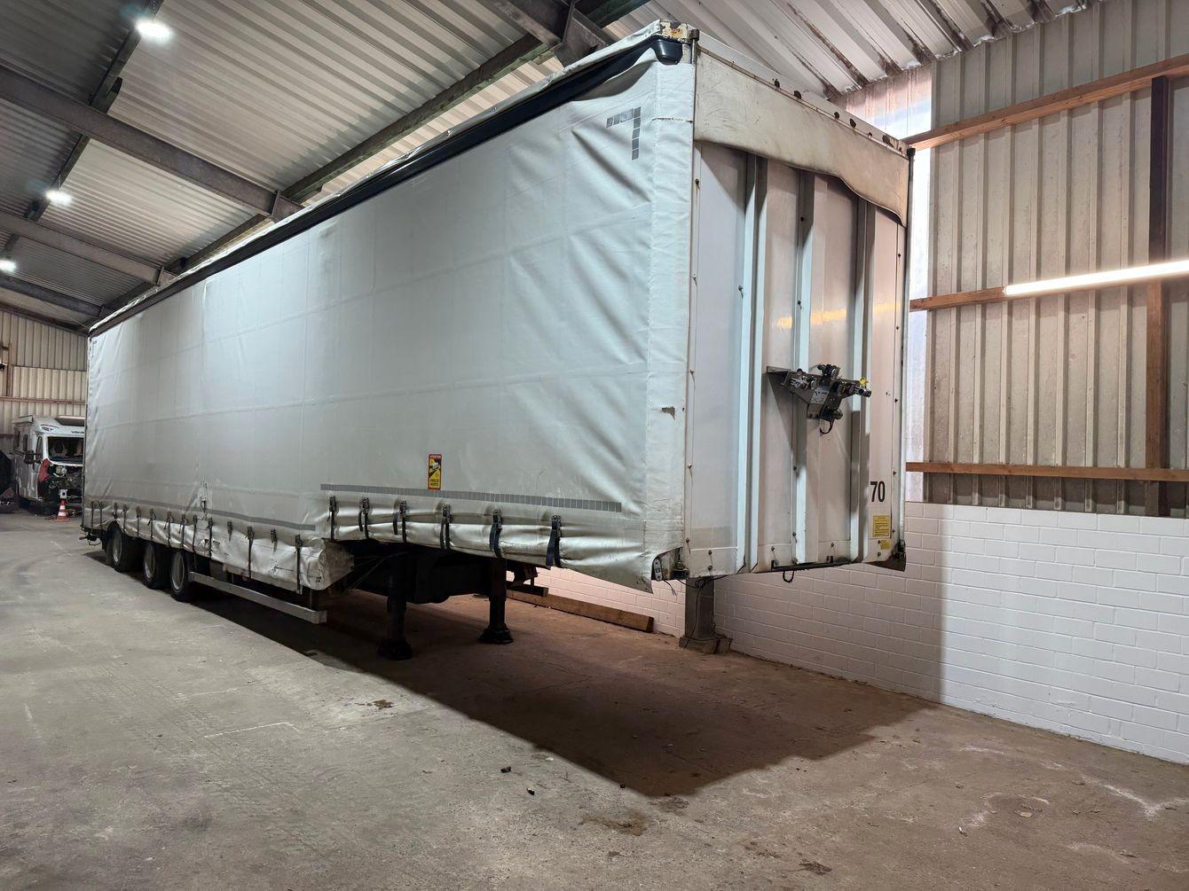 Andere Wiese  SA36 CS-S Maschienentransporter