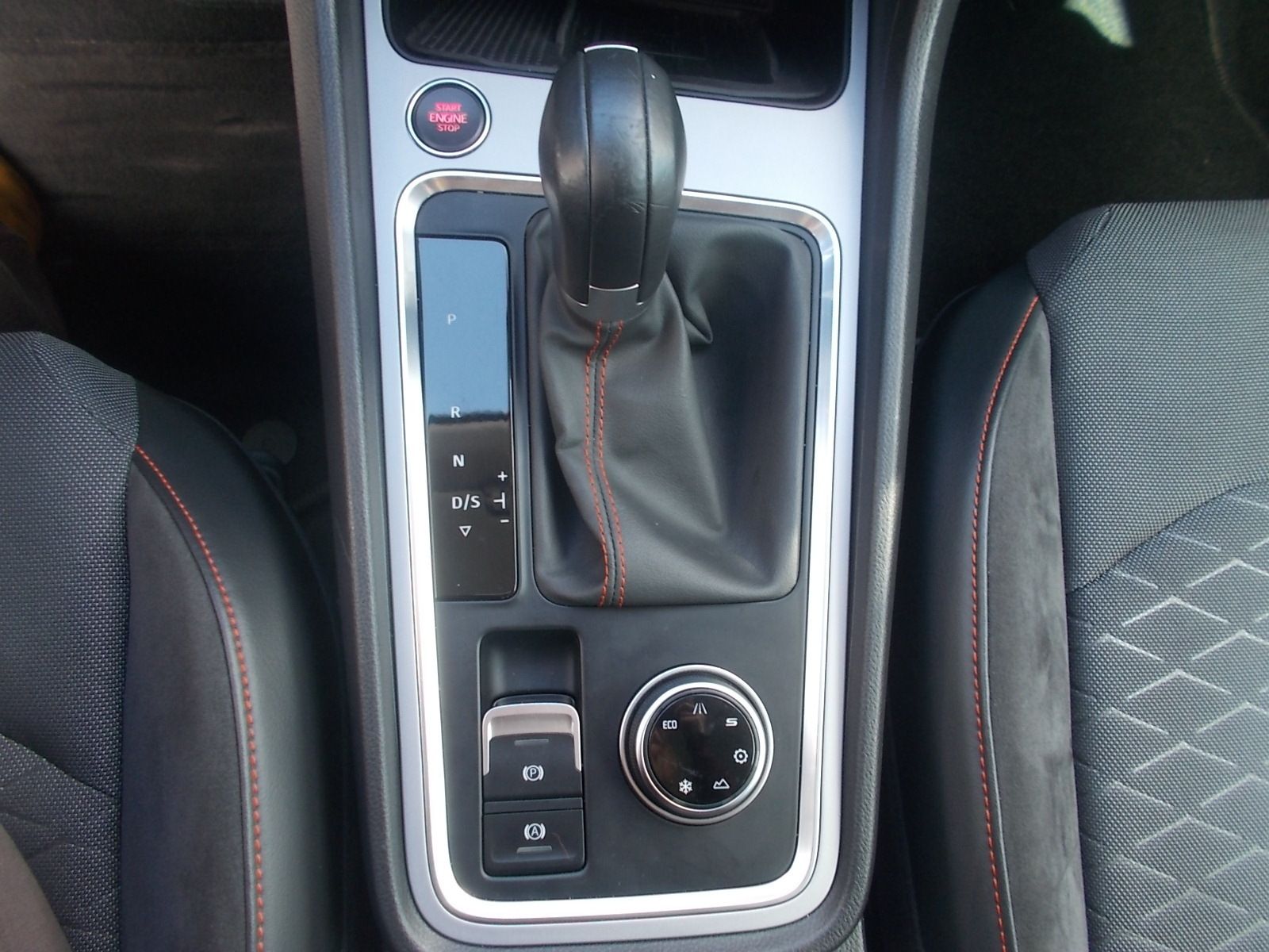 Fahrzeugabbildung SEAT Ateca FR 2.0 TDI 4Drive DSG + ALLRAD